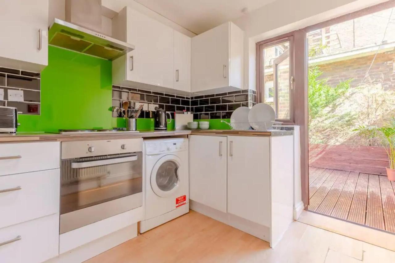 Bright 2 Bedroom House In Kennington
