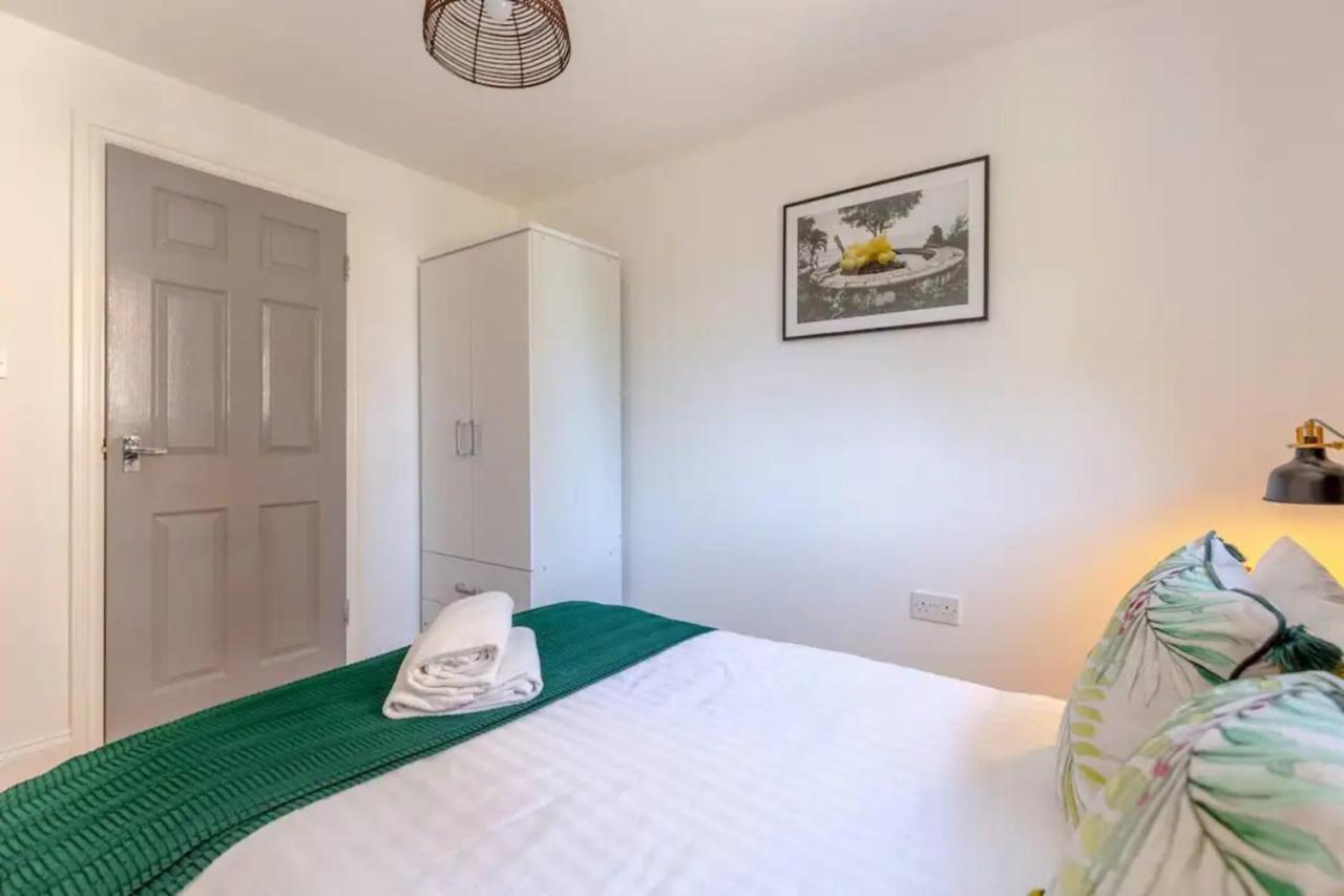 Bright 2 Bedroom House In Kennington *