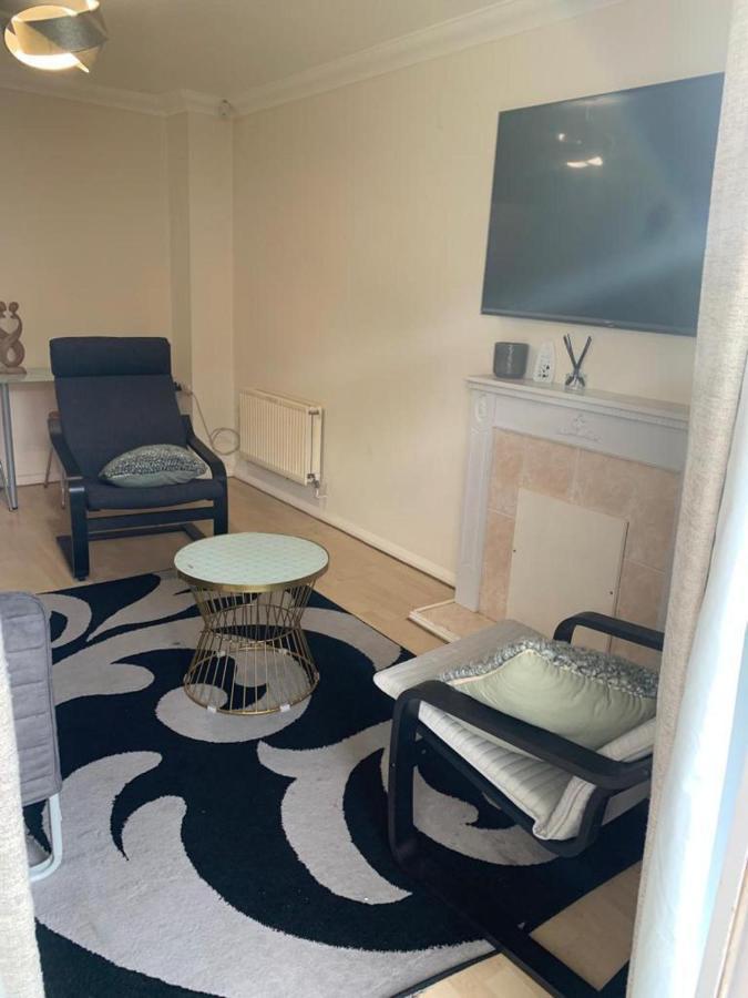 Charming 2-bed House In Сasa de vacaciones Londres