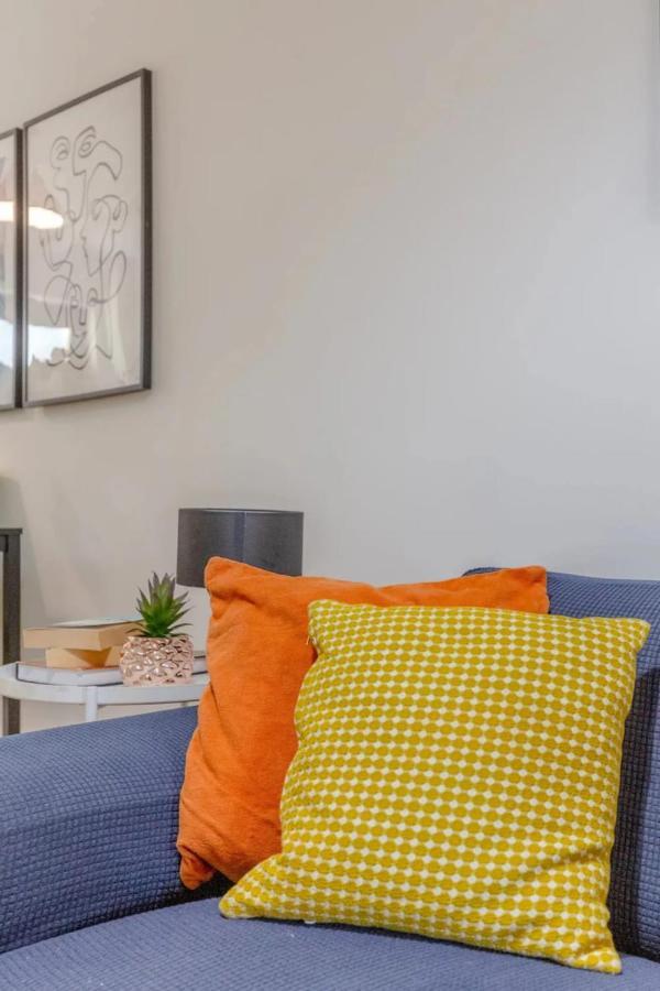 Holiday home Bright 2 Bedroom House In Kennington London