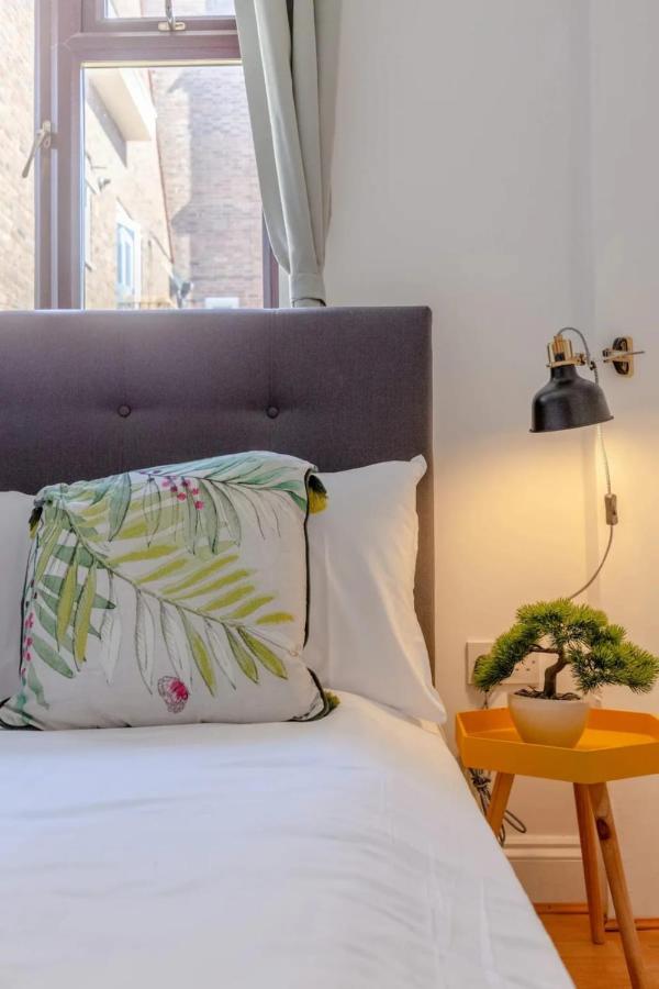 Holiday home Bright 2 Bedroom House In Kennington