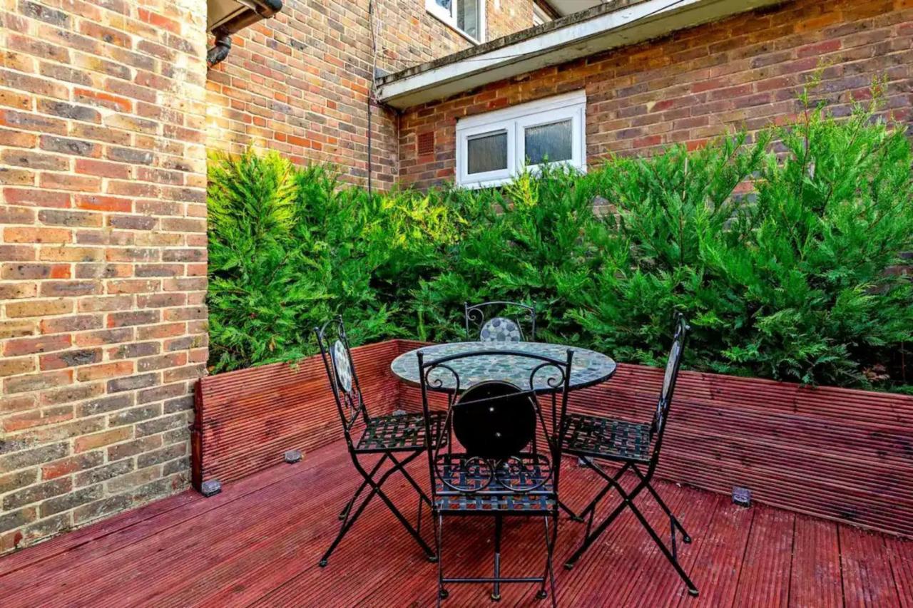 Bright 2 Bedroom House In Kennington *