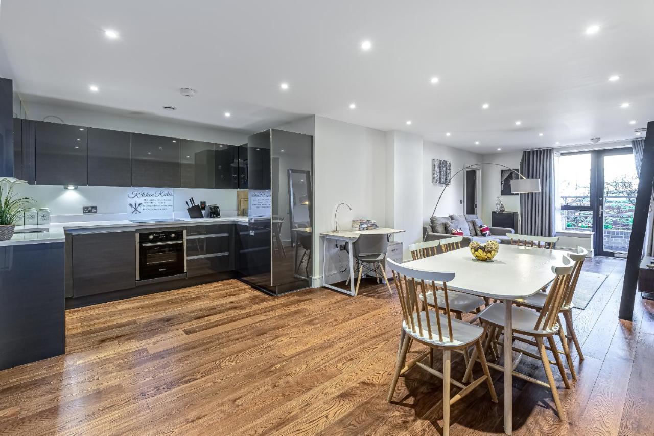 Apartment 3 Bedrooms Close To Canning Town & Excel London