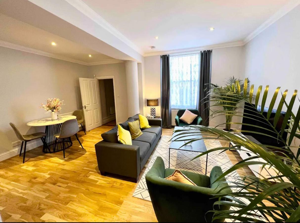 Spacious 2 Bed In The Heart Of Kensington * Londres