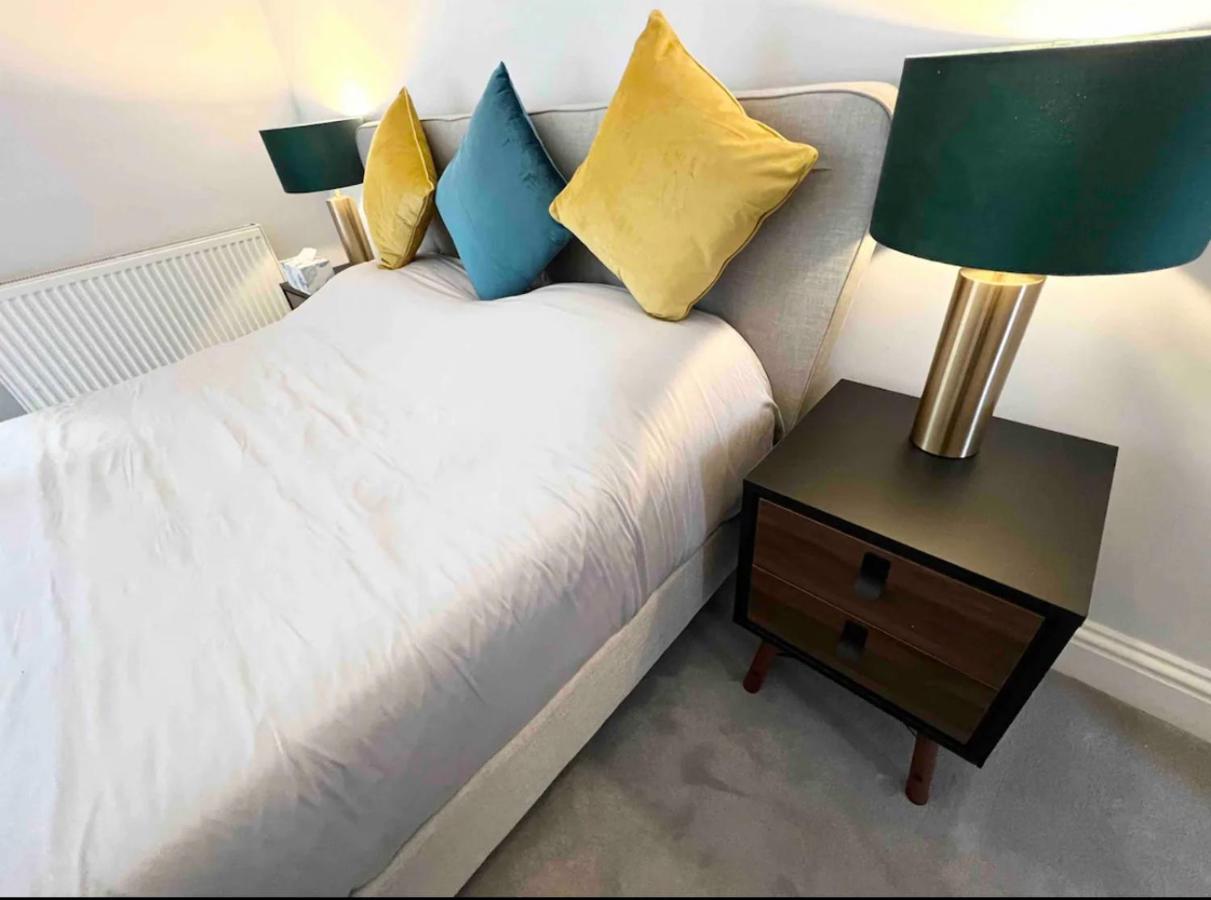 Spacious 2 Bed In The Heart Of Kensington Londres