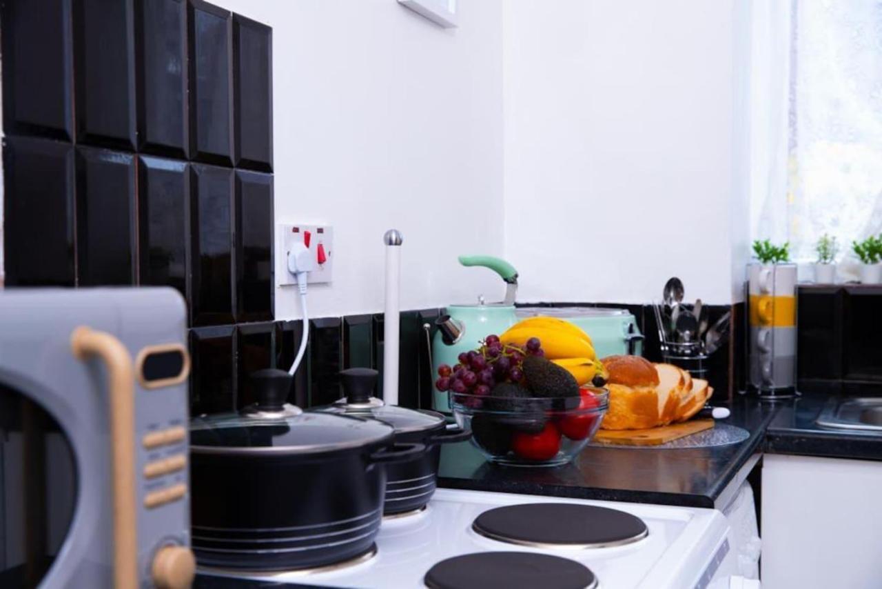 Apartment Inviting 1-bed In Near Hotsput London