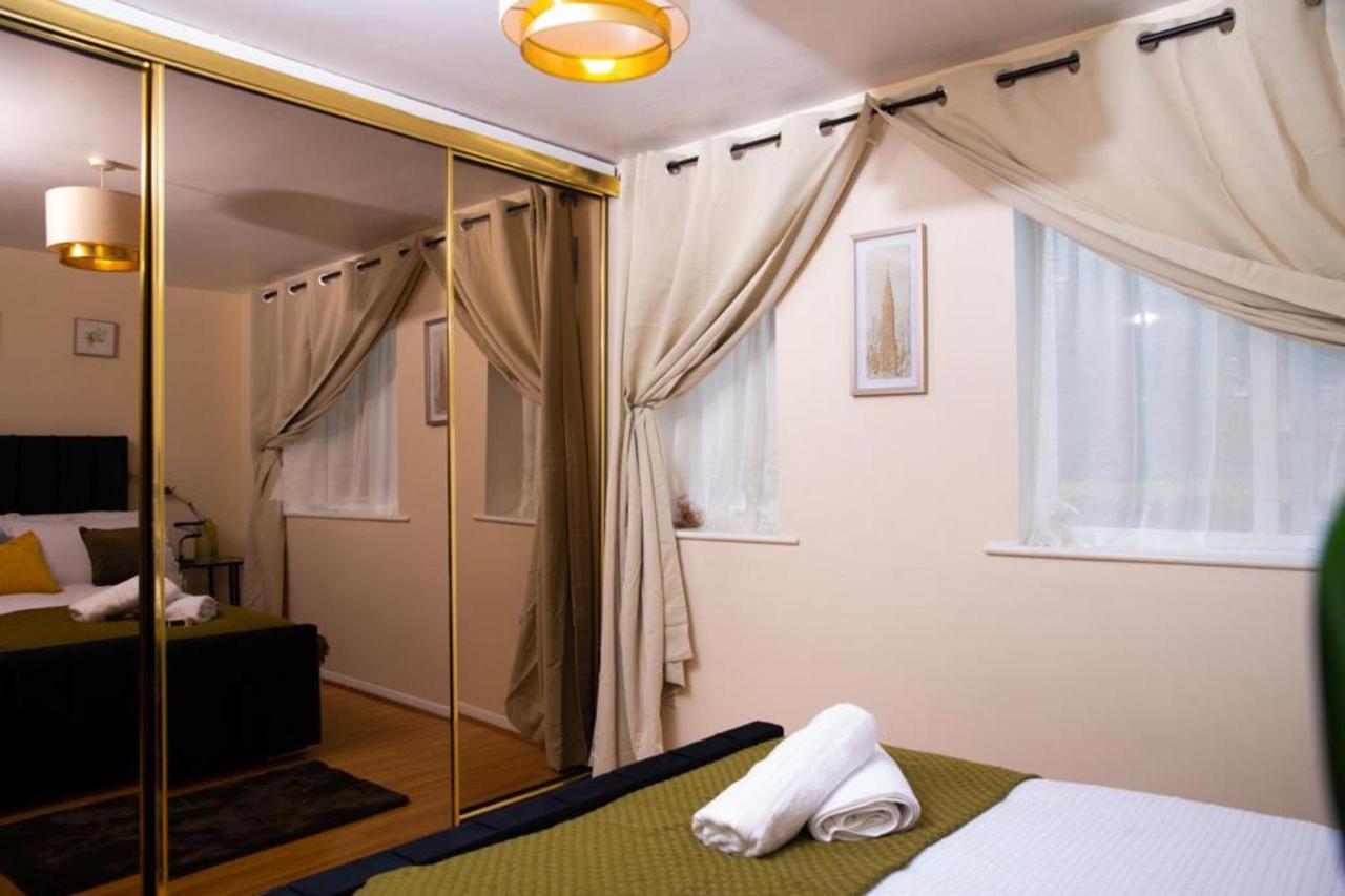 Inviting 1-bed In Near Hotsput London