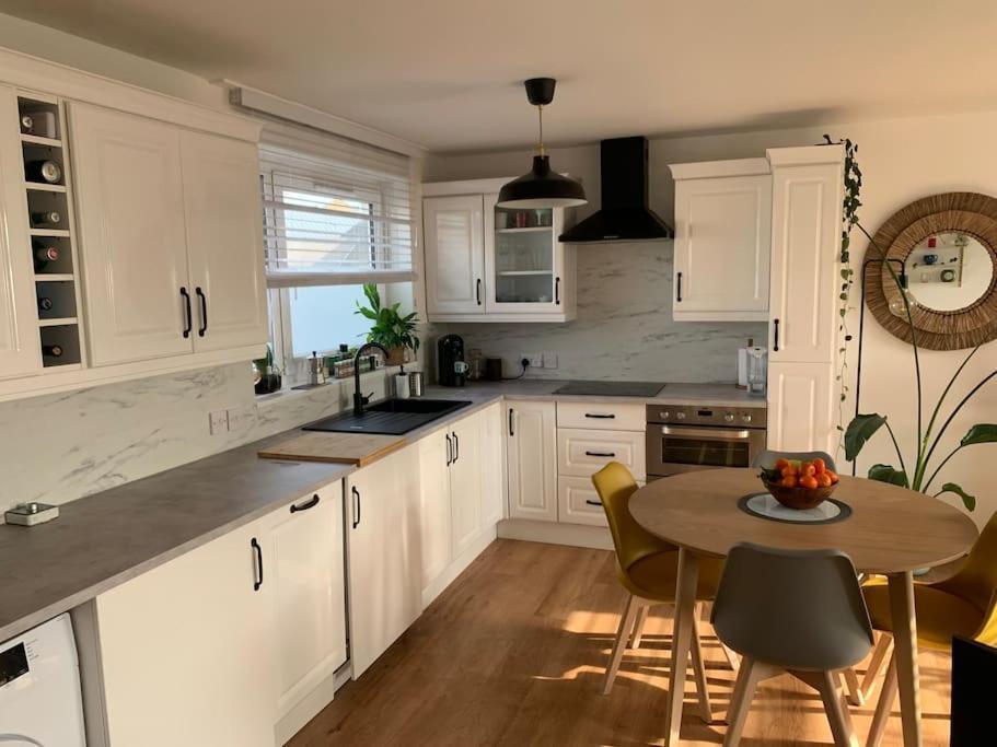 Lovely 1 Bedroom Flat In Zone 1/2 Appartement