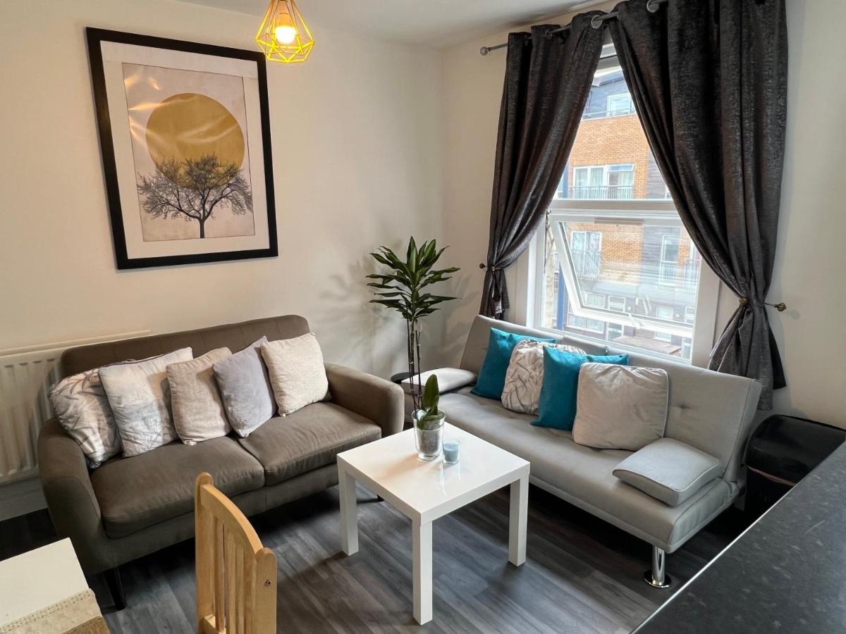 Apartment Luxury 1bed Holiday Flat-10 Minutes From Bridge & 3mins Walk To Lewisham Dlr London