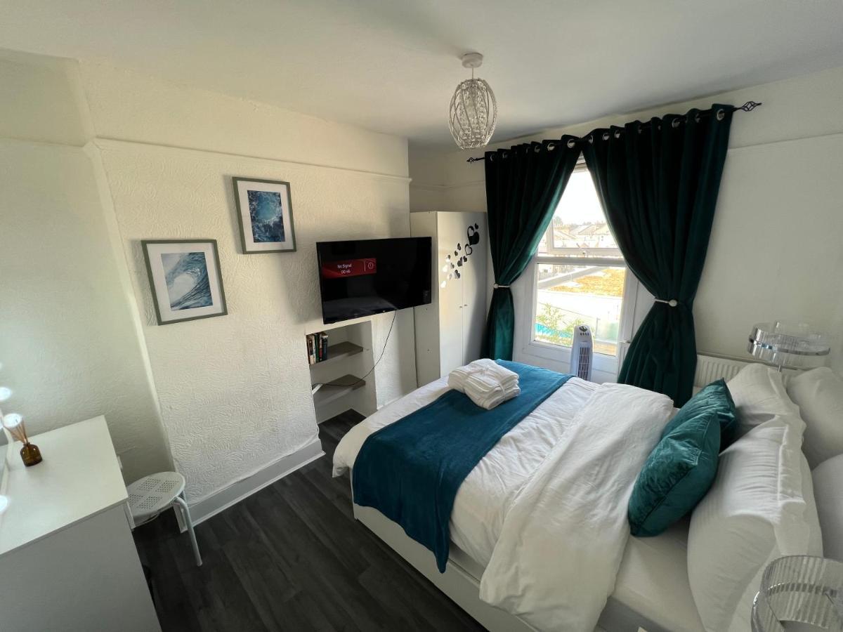 Apartment Luxury 1bed Holiday Flat-10 Minutes From Bridge & 3mins Walk To Lewisham Dlr