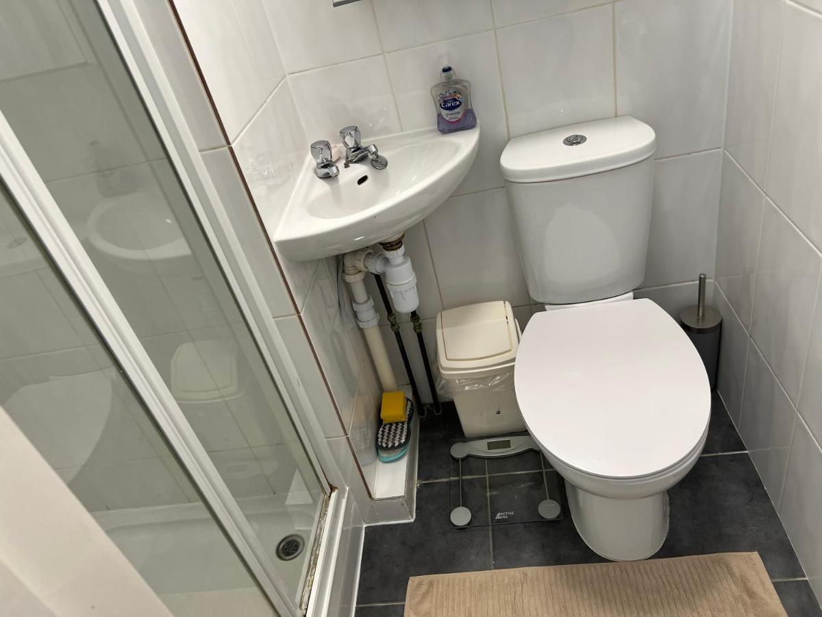 Luxury 1bed Holiday Flat-10 Minutes From Bridge & 3mins Walk To Lewisham Dlr * London