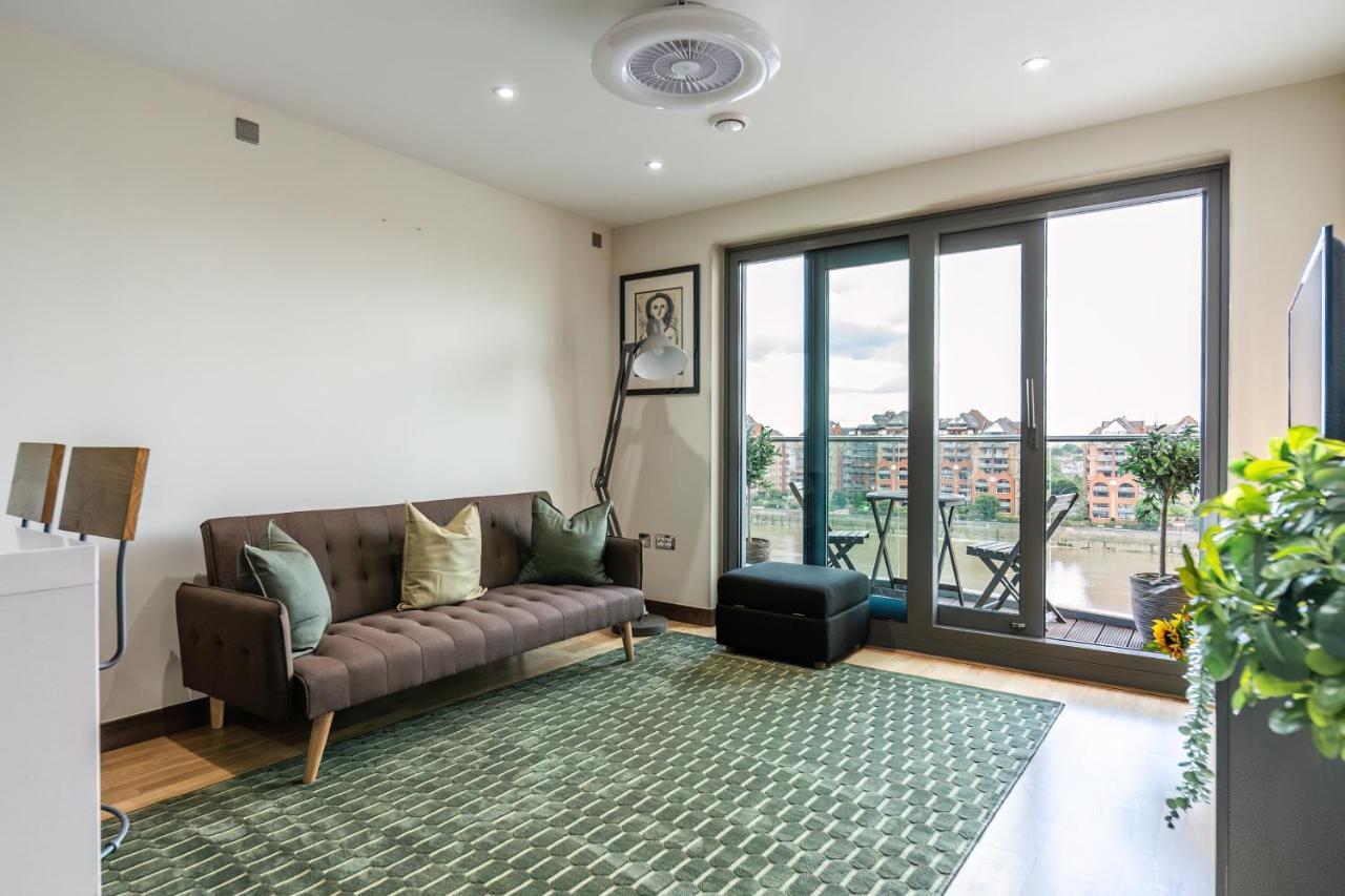 Leilighet Livestay-stunning With Private Balcony & River Views London