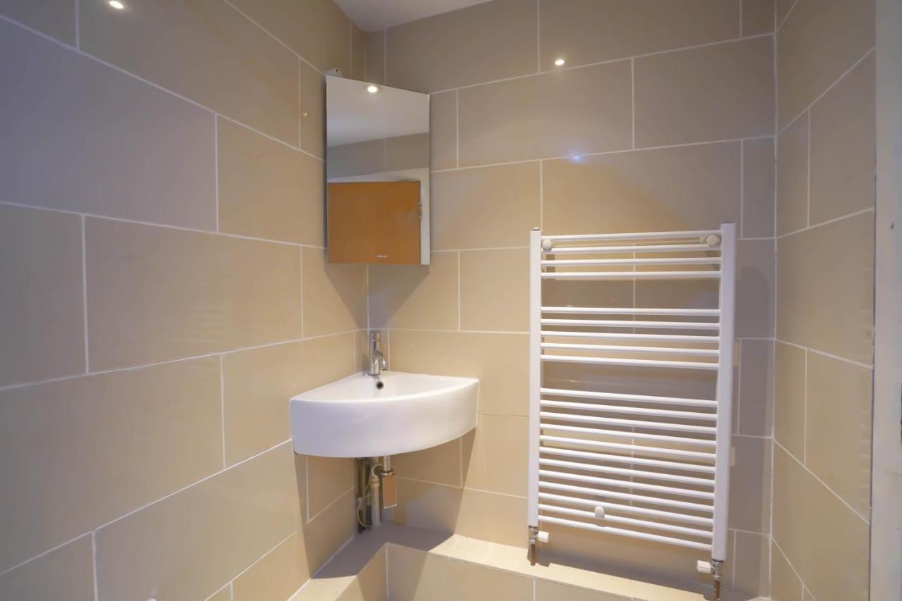 Apartment Cosy 2-bed 2 Bathroom In London