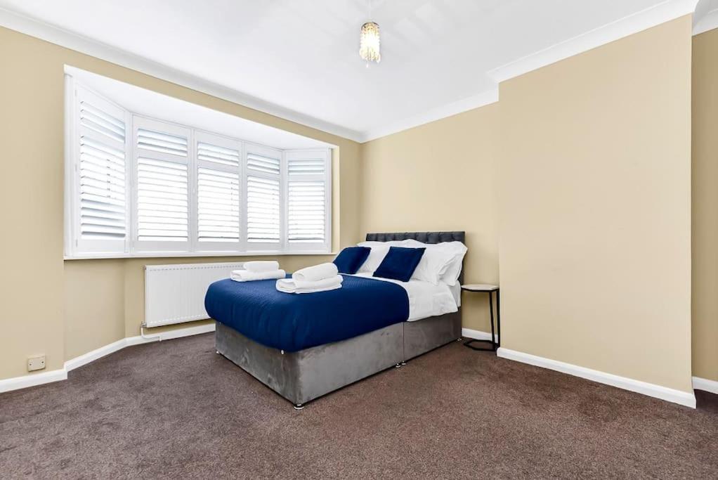 3br Home/fast Wi-fi/ Quiet Road Apartment London
