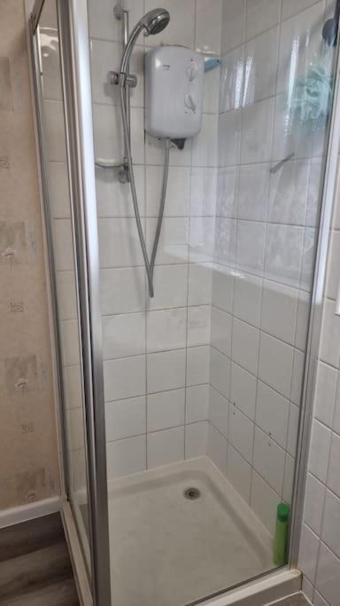 Holiday home Coolfin House-close To Excel, Contractors, Relocators, Paid Parking London