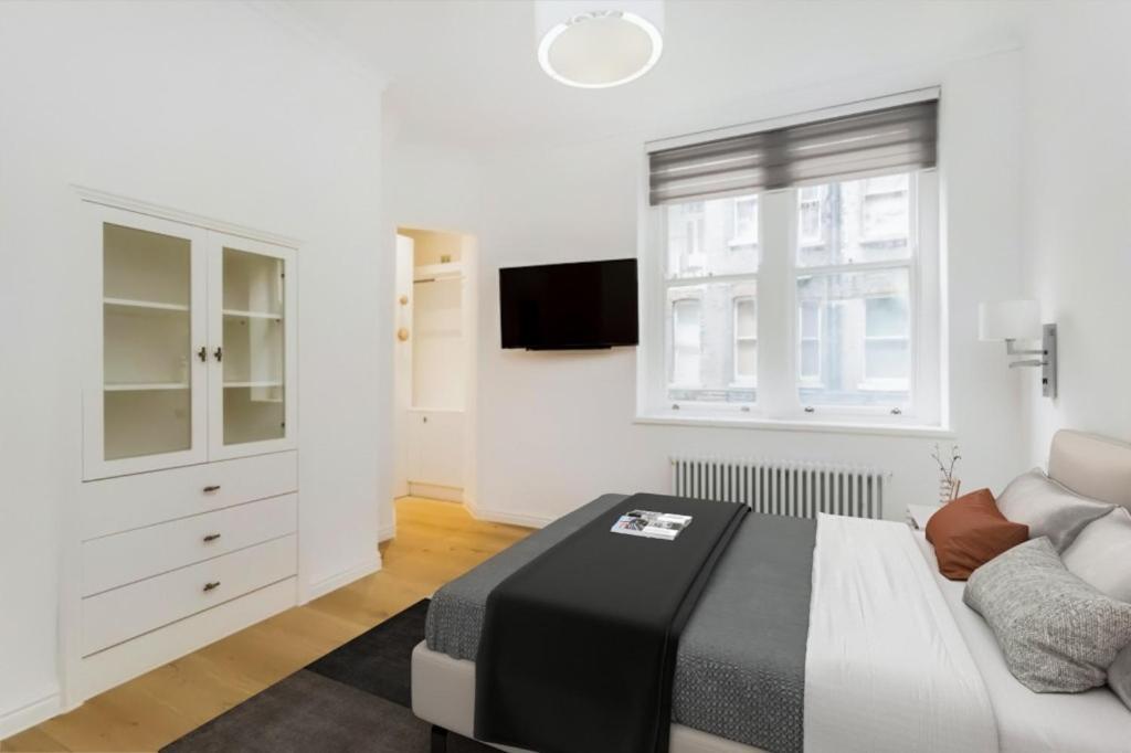 Modern Chelsea Flat, 3bd 2bath, With Parking Appartement Londen