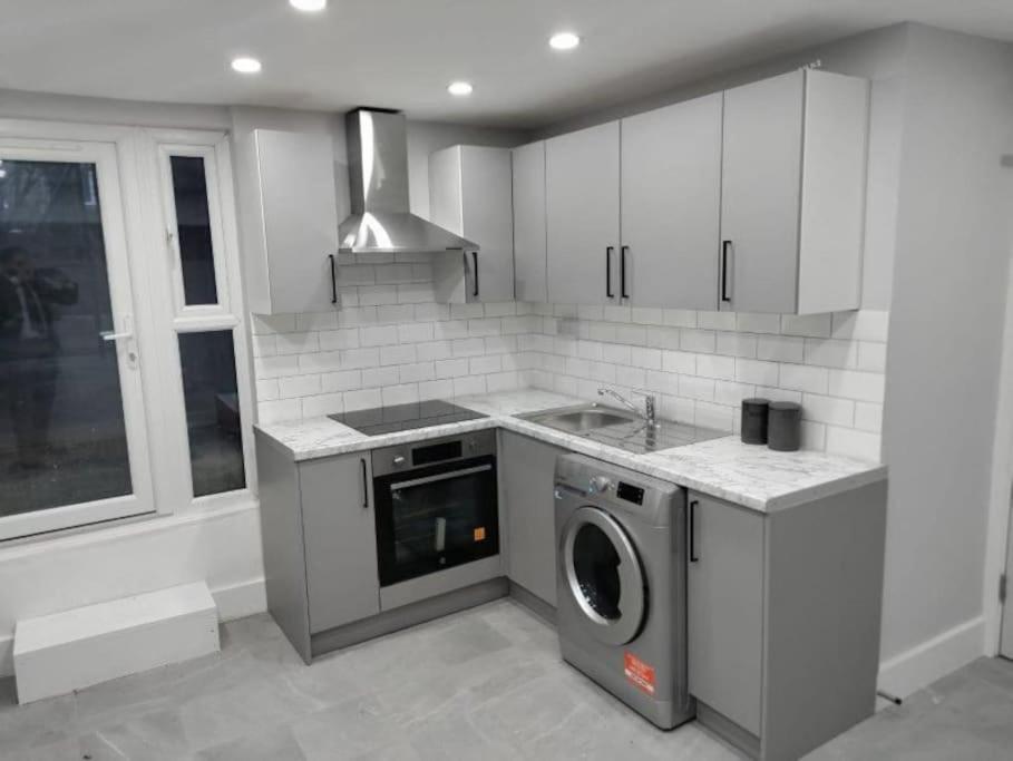 Hackney Spacious En-suite Apartment London