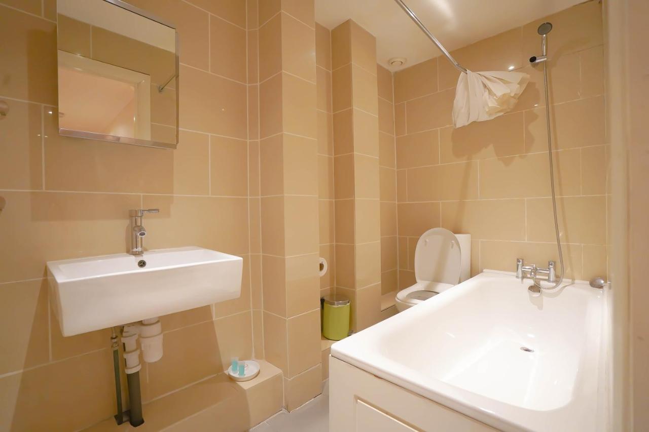 Apartment Cosy 2-bed 2 Bathroom In London