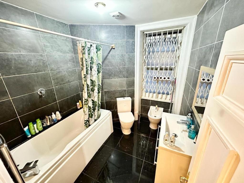 Double In Paddington ,london, 1 Step To Station, Private #room Name Is London# Homestay London