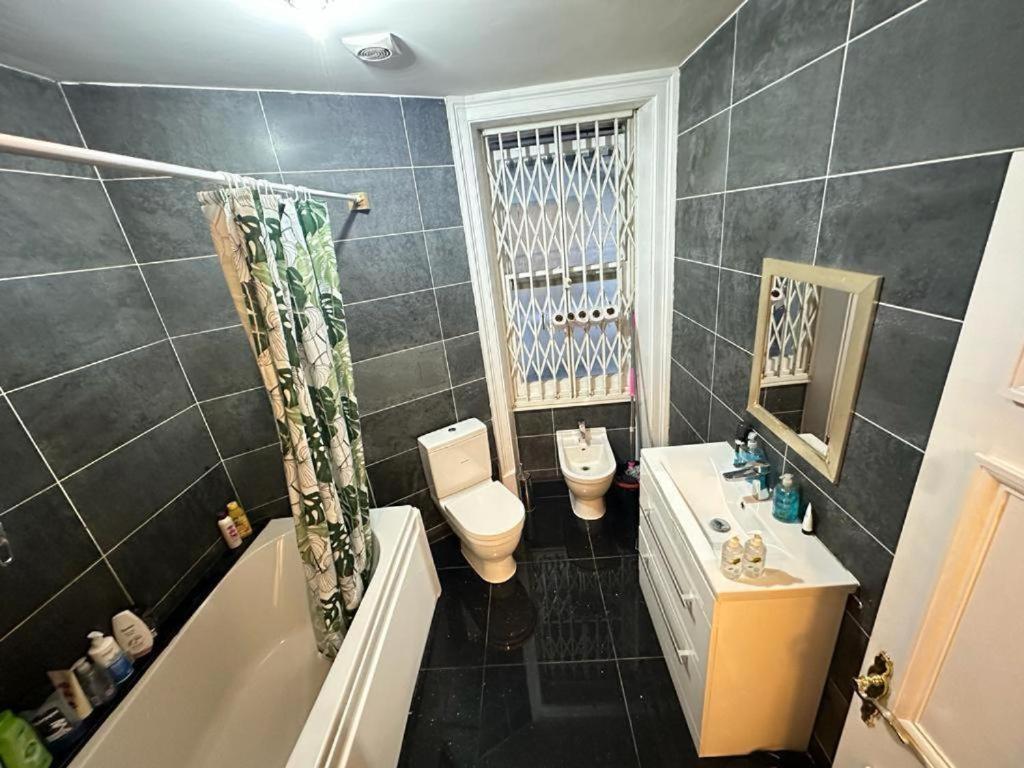 Homestay Cozy Double In Marylebone-paddington #room Name Is Amsterdam# *