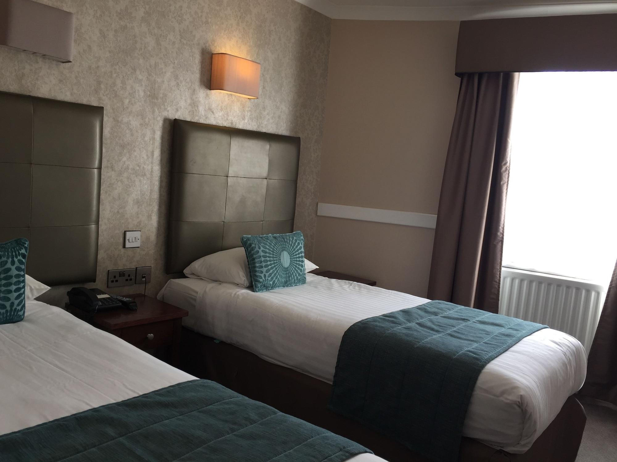 Princes Square Hotel 4*