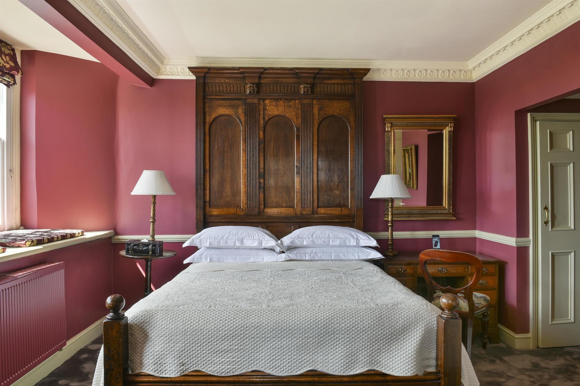 Hotel The Gore - Starhotels Collezione London