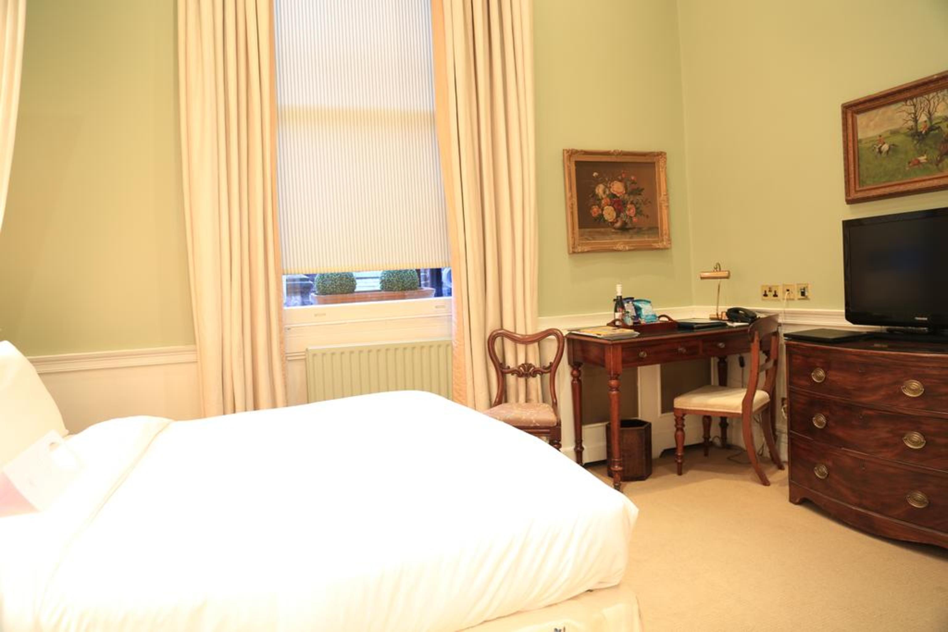The Cranley 4*