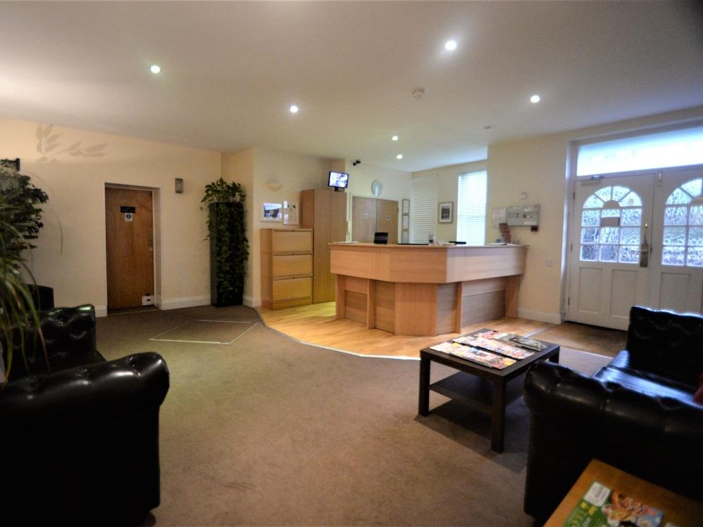Hotell The Gateway 3*