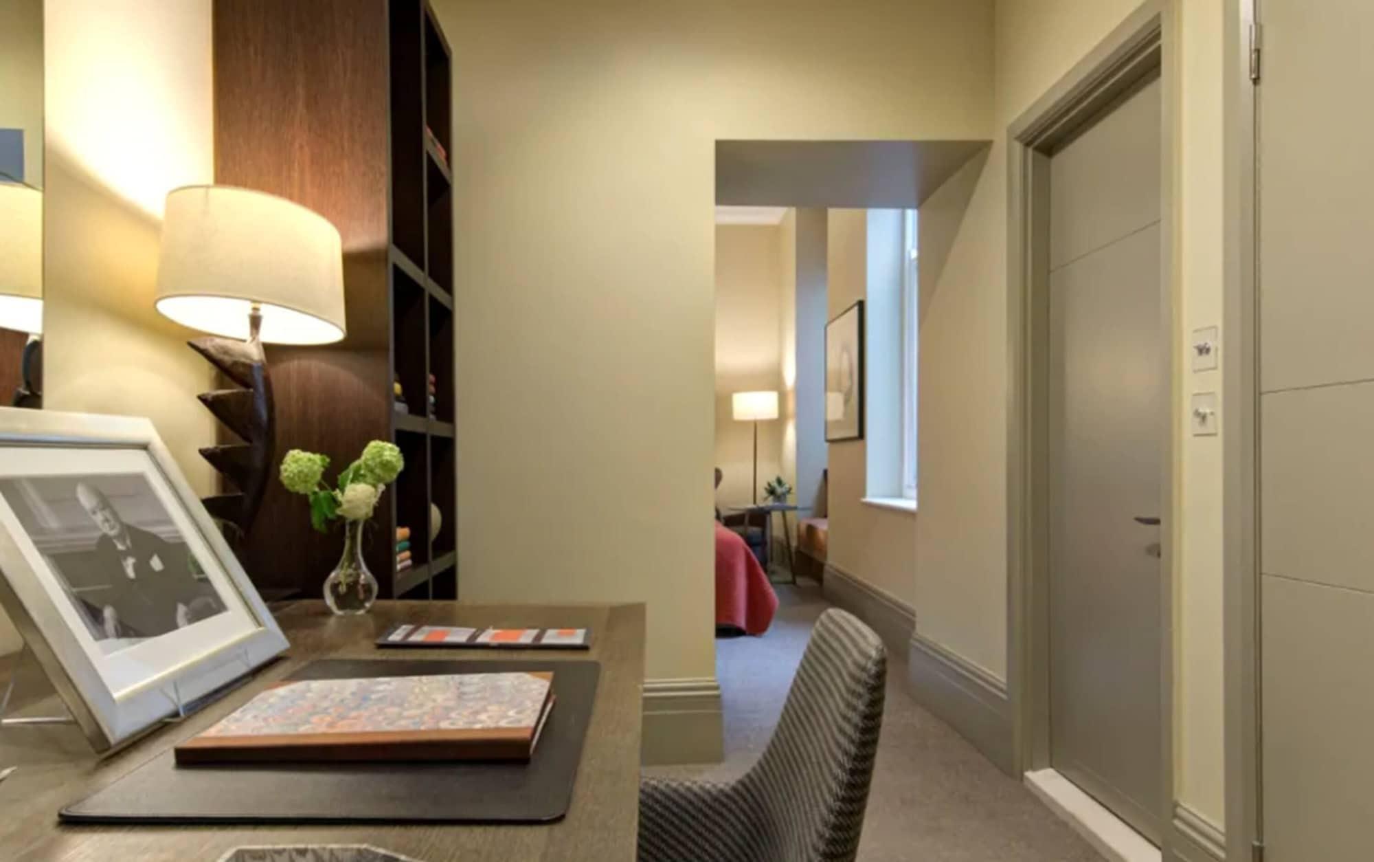 Brown's Hotel, A Rocco Londres