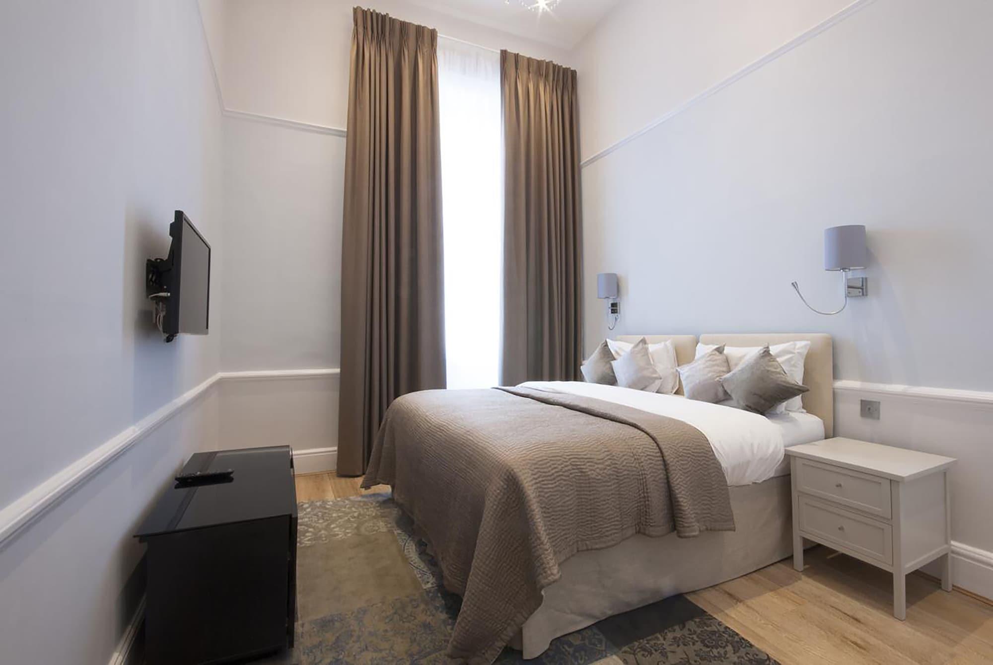 Aparthotel 17 Hertford Street 3*