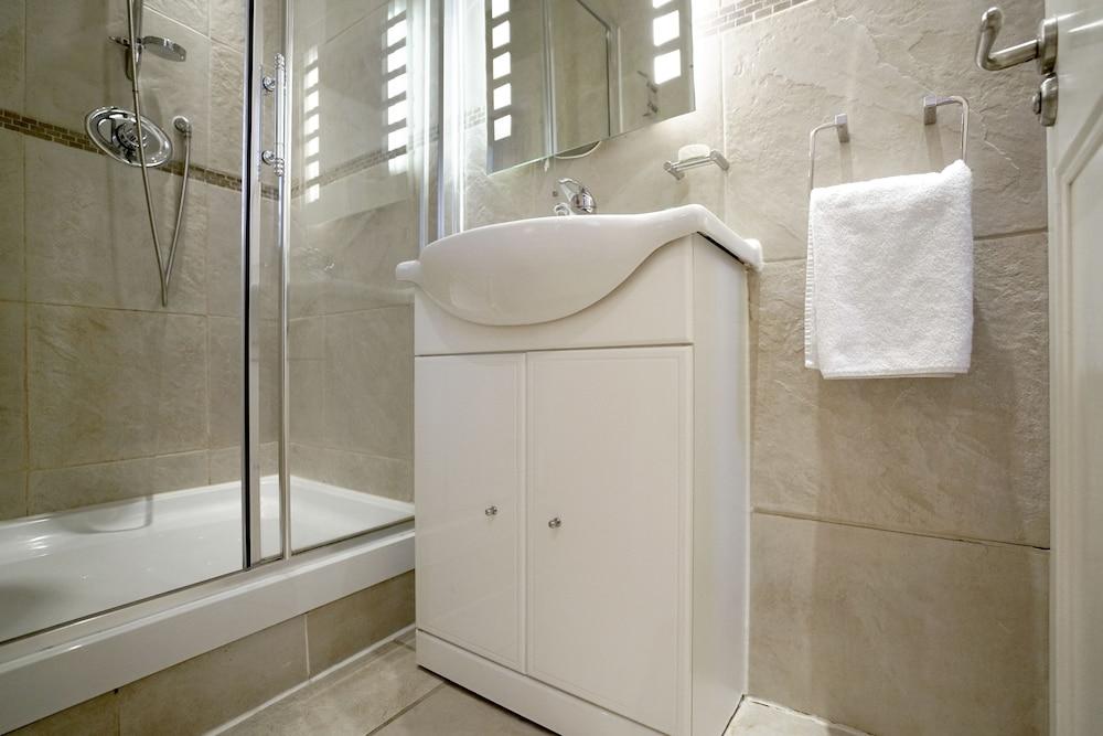 Aparthotel 17 Hertford Street 3*