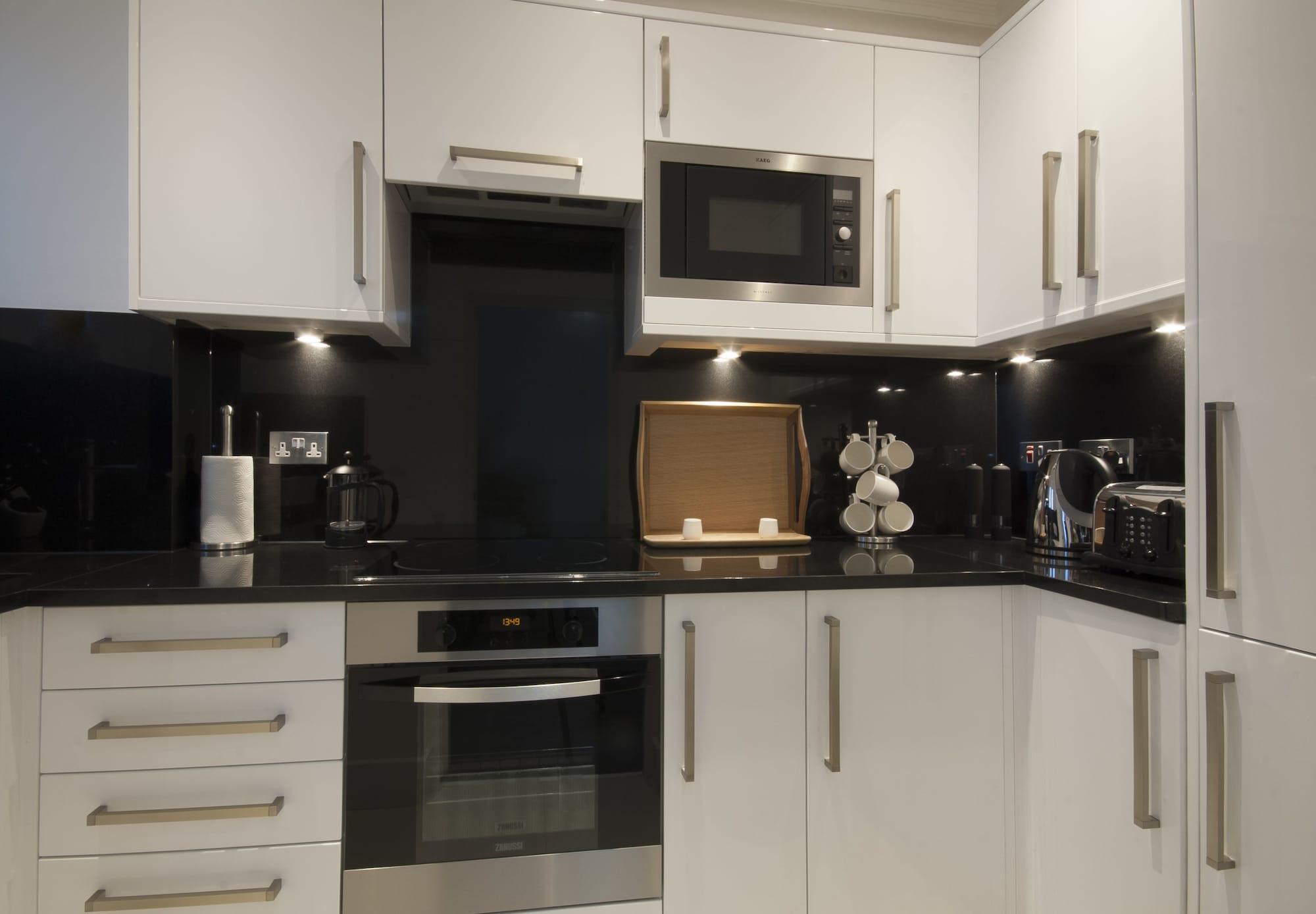 Manson Place Aparthotel 4*