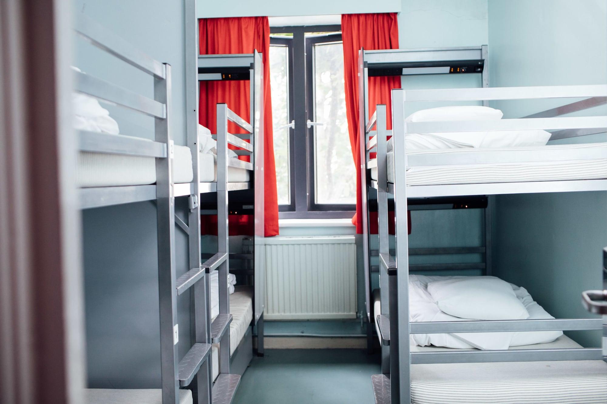Clink261 Hostal *