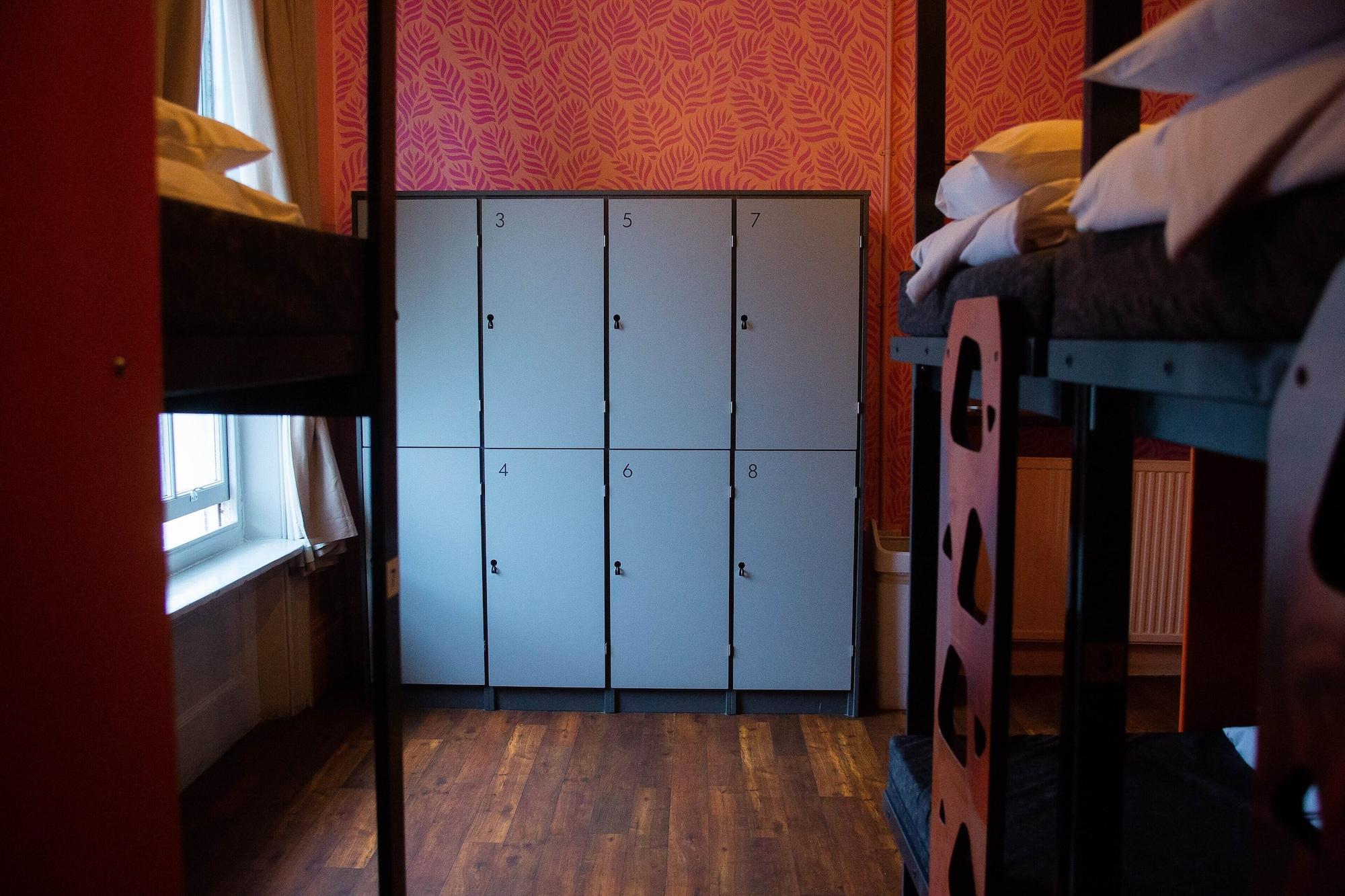 Clink261 Hostal