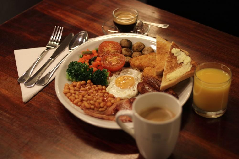 Hotell The Bryson 4*
