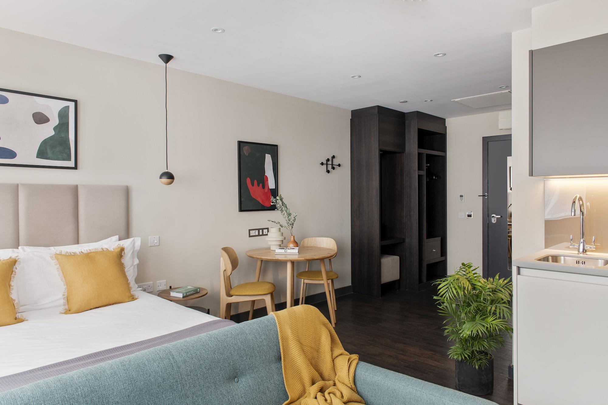 Cove Cannon Street Apartahotel 4*