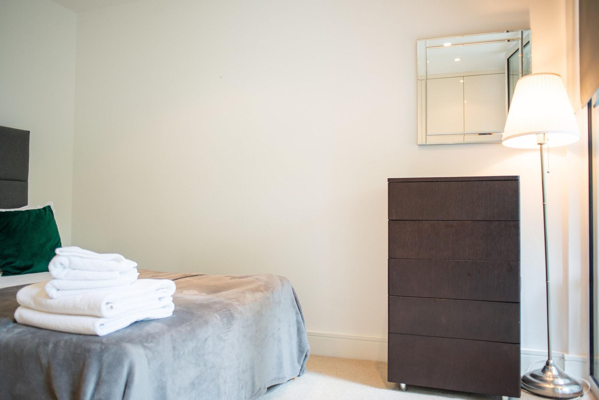 Lanterns Way At Canary Wharf By Mysquare Apartment *