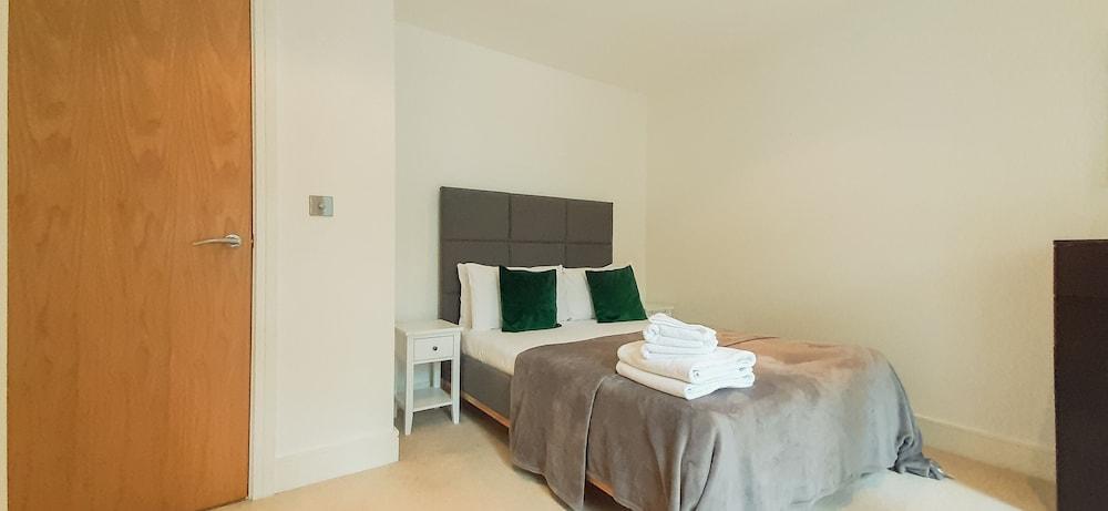 Lanterns Way At Canary Wharf By Mysquare Apartment London