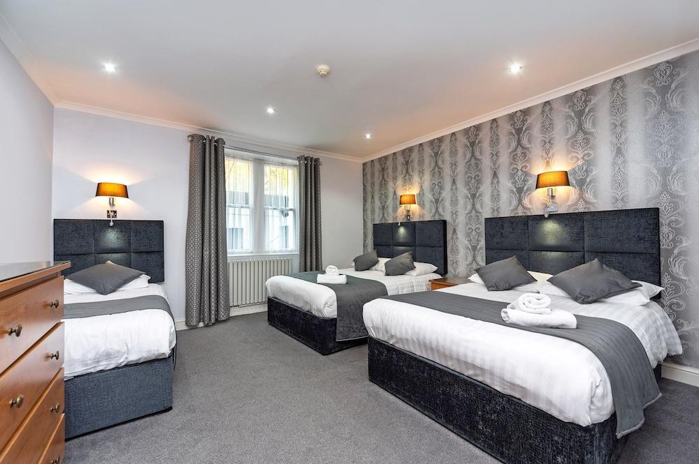 Mentone Hotel
