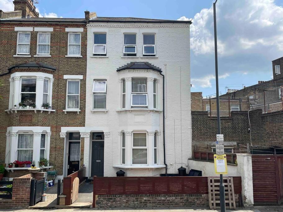 Holiday home Westfield, 8 Beds, 5 Stations 10min, 20min *