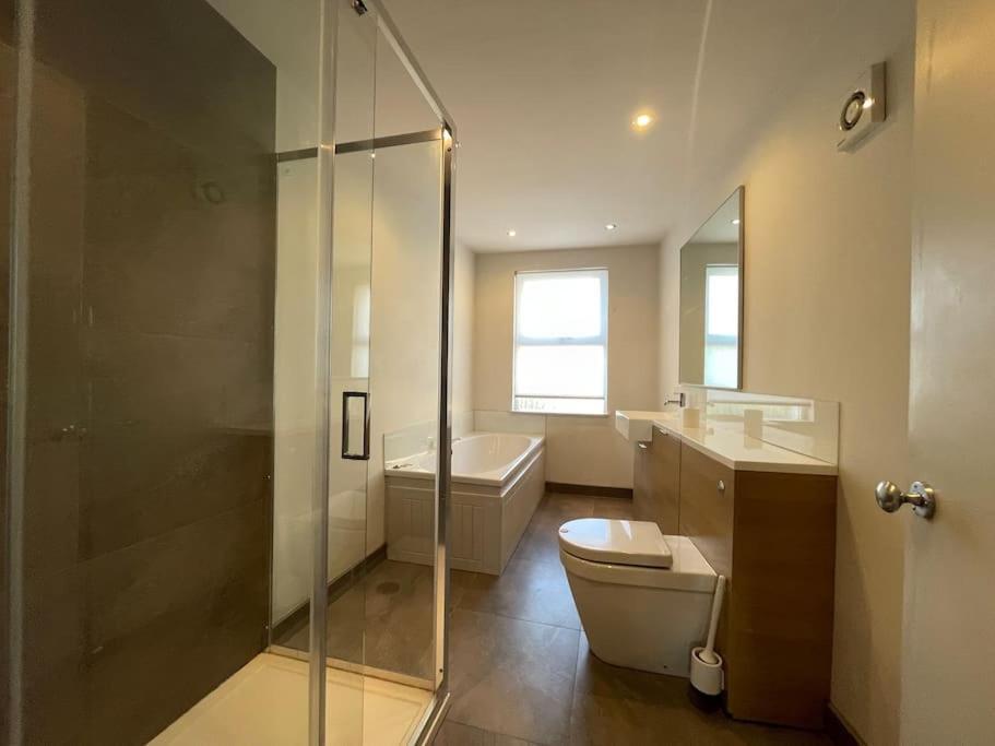 Holiday home Westfield, 8 Beds, 5 Stations 10min, 20min