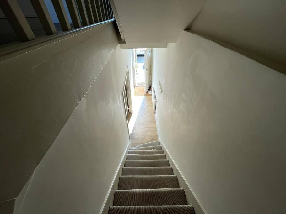 Holiday home Westfield, 8 Beds, 5 Stations 10min, 20min London