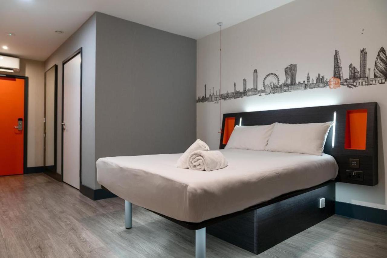 Hotell Easyhotel Shoreditch London