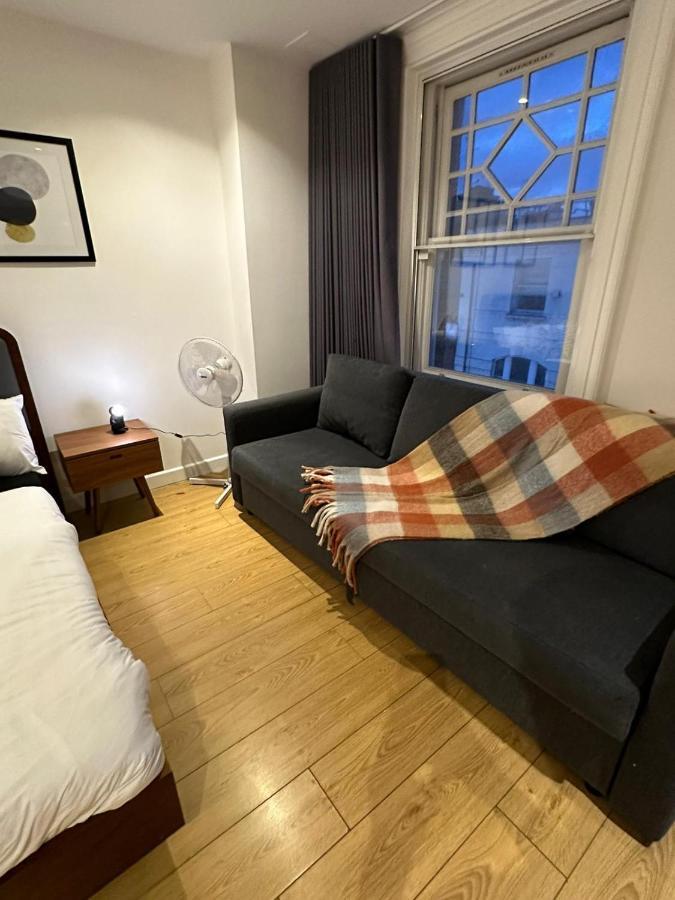 Piccadilly Living 1 Bedroom Flat In Vr11 Londen