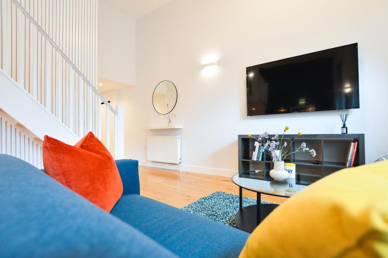 Spacious West Hampstead With Mezzanine Bedroom By Concept London