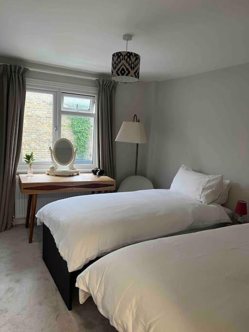 A Cosy 1 Bedroom Flat In South West * Londen