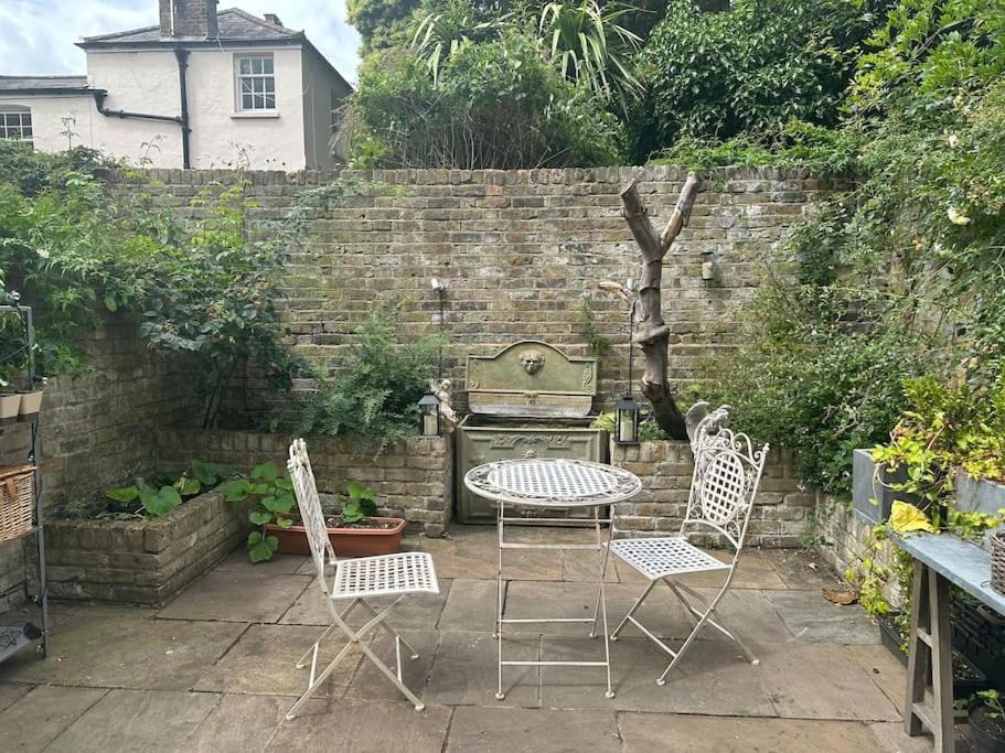 Fairytale Belgravia House - 2 Beds 2 Baths 4 People Ferienhaus London