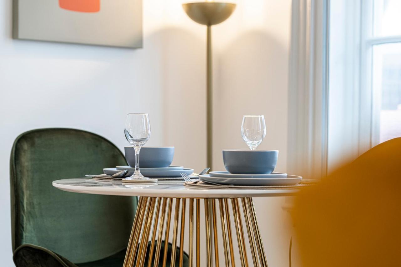 Stylish 1 Bed Flats In Soho, Next To Piccadilly Circus And Trafalgar Square London