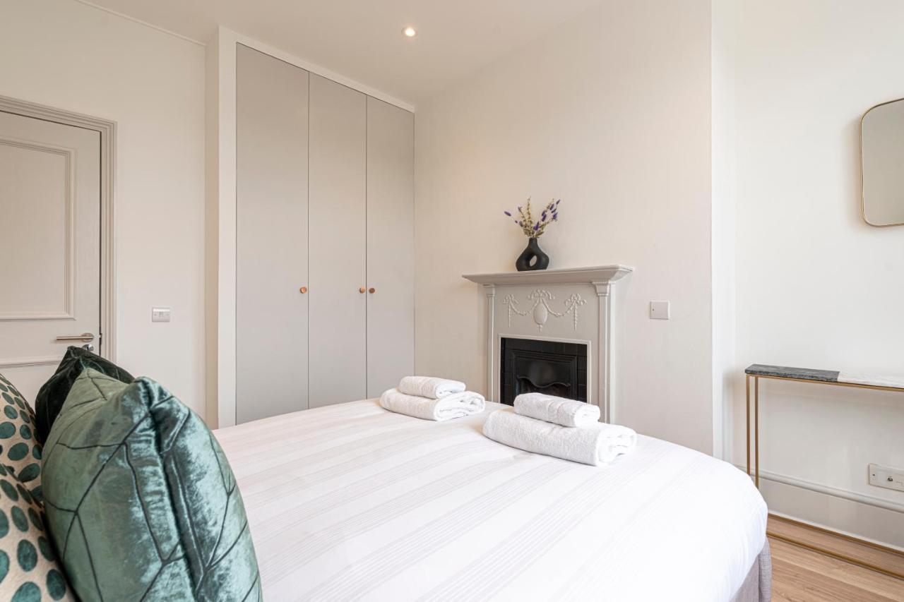 Stylish 1 Bed Flats In Soho, Next To Piccadilly Circus And Trafalgar Square Leilighet London