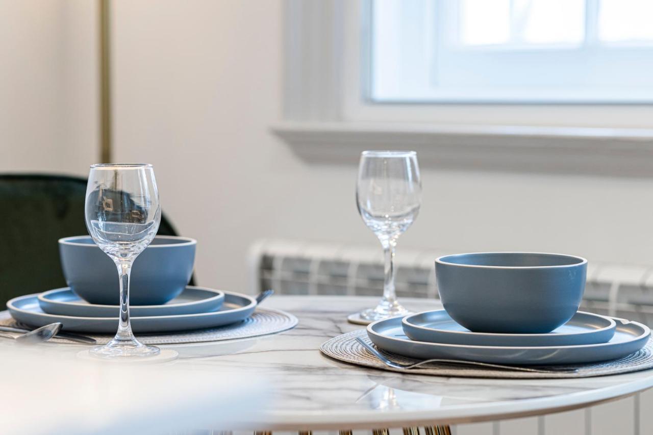 Stylish 1 Bed Flats In Soho, Next To Piccadilly Circus And Trafalgar Square Leilighet London